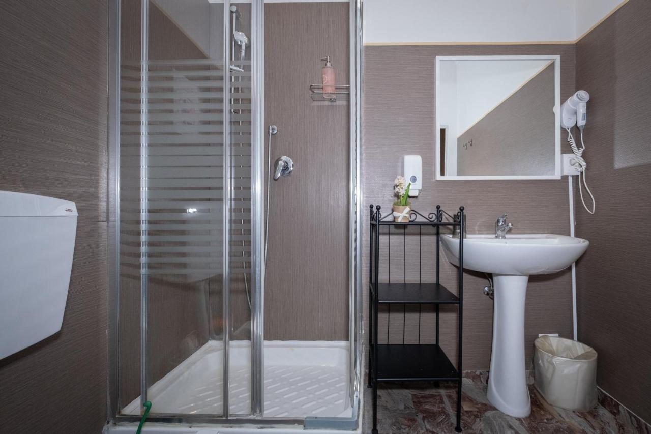 Cconforthotels R&b Semplici Emozioni Pensión 2*