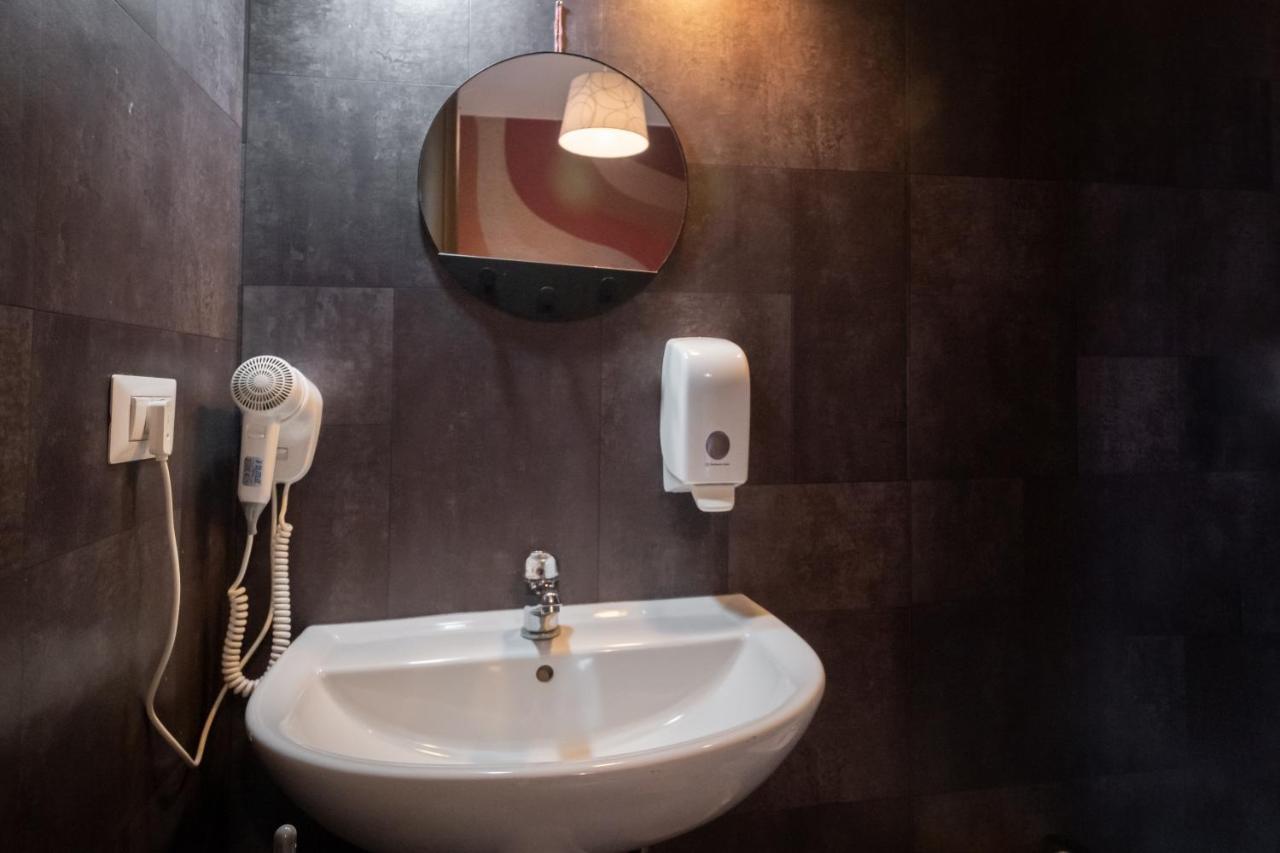 Affittacamere Cconforthotels R&b Semplici Emozioni