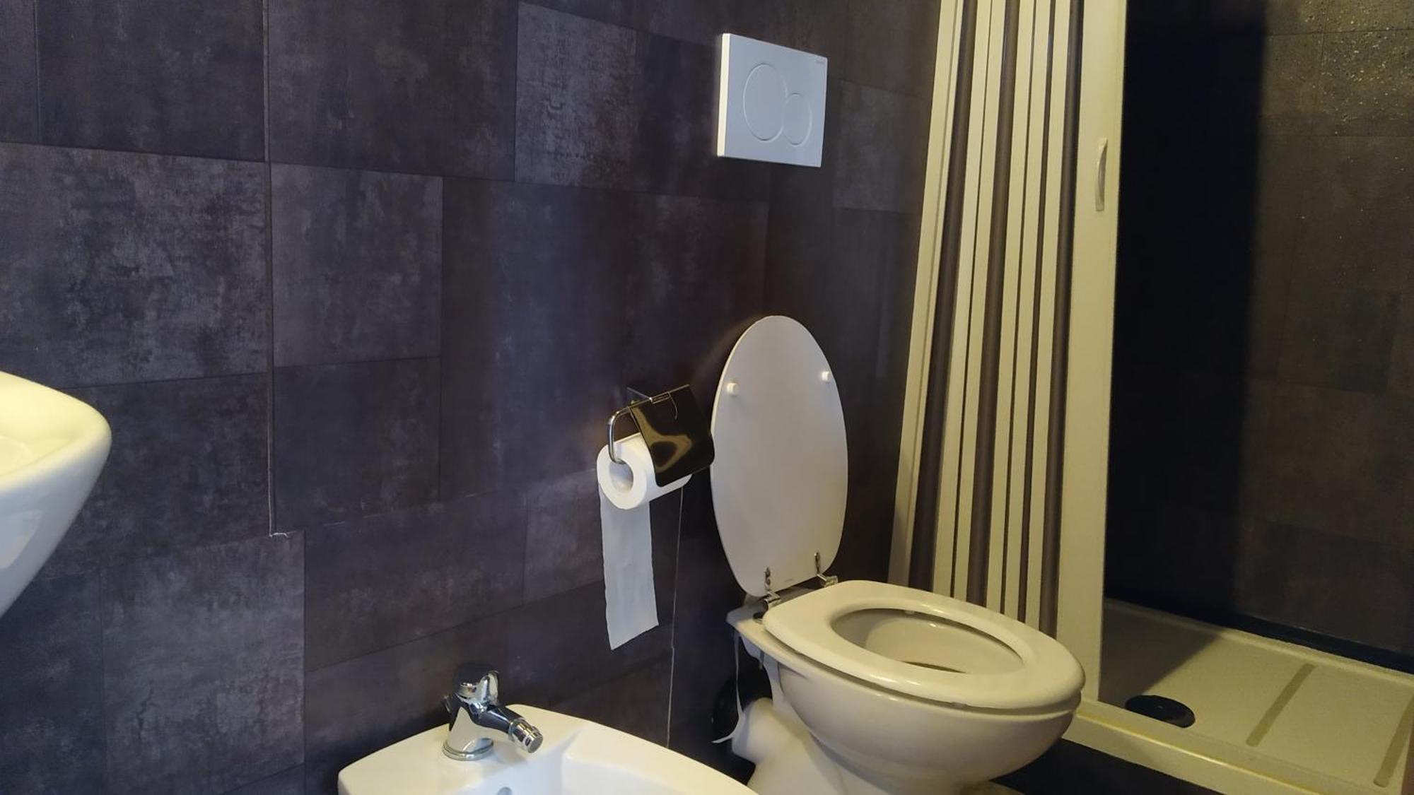 Affittacamere Cconforthotels R&b Semplici Emozioni 2*